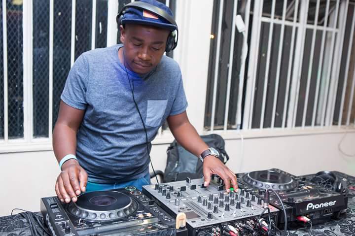 DJ_Buhle's tweet photo. #TriplePop lineup kwamanje @KamoKaofela @Lemii_LoCo @Wongsta99 @soulbeatzm @DeepMontageSA @djpalee @BuLi_Once @Real_MrVeta https://t.co/Cz2a6FcN5s