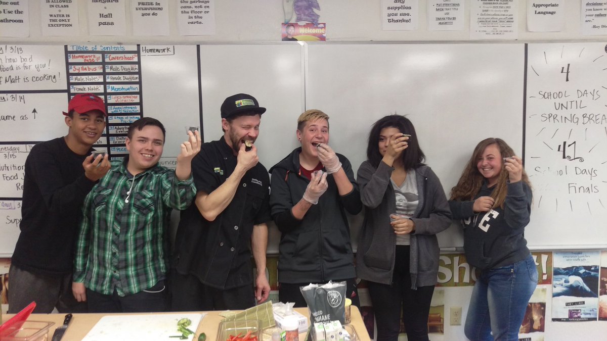 chefmattk12's tweet photo. Rolling some Colorado Sushi Rolls at @GreeleyWestHS with some awesome students! Nice work! @Chefs2Schools #wasabi https://t.co/5boUArjdtF