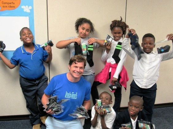 uplift23's tweet photo. With the latest donation, #LIFT23 has now provided over 15,000 pairs of socks to those in need.
#SocksThatMakeADifference https://t.co/FLsTtYkyIc