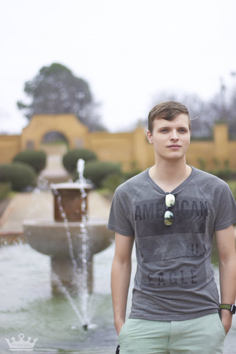 AlluringLens's tweet image. 