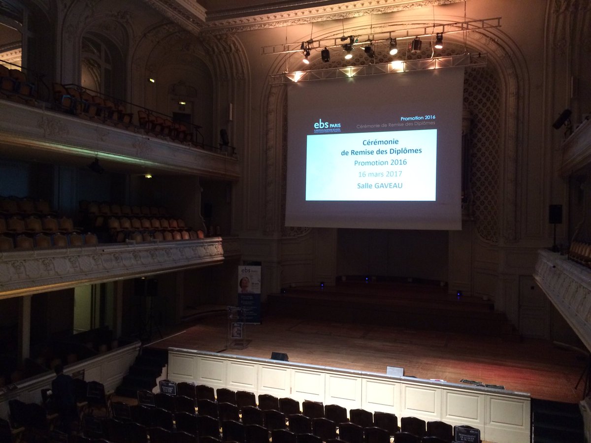 ebs_Paris's tweet photo. H-1 Remise des diplômes #promo2016 va bientôt commencer. On vs attend ! #ebsGraduationDay 👨🎓👩🎓 https://t.co/Awqo0uxeWy