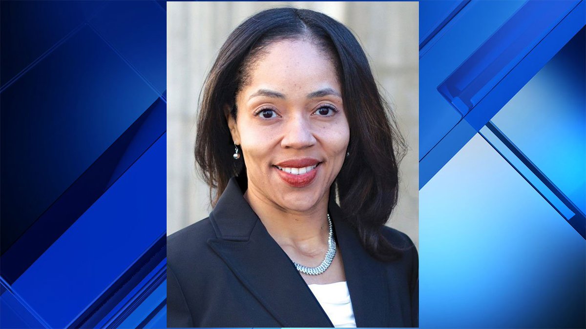 Top prosecutor's decision not to seek death penalty in accused cop killer's case sparks fury bit.ly/2myh6VG https://t.co/rq4tjvAZBW