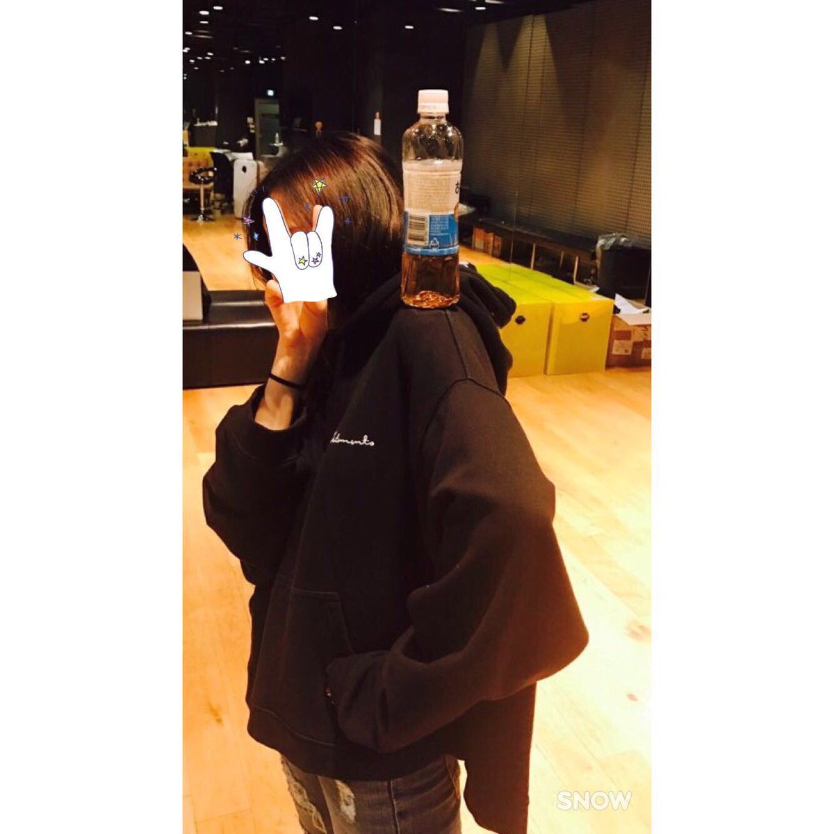 jwnlisa's tweet photo. Hoje Jisoo postou essa foto na sala de treinamento da YG, provavelmente ela estava treinando para o comeback. 👀💓 
C.r: portalblackpink https://t.co/dXbnB6lY8w