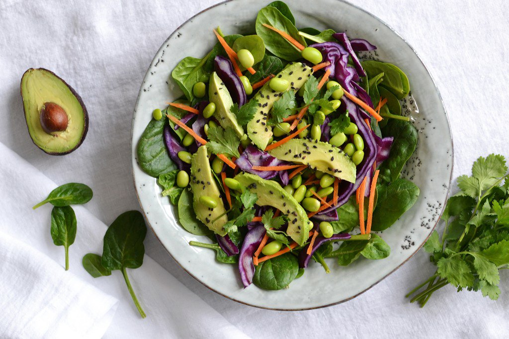 PrettyGoodCook's tweet image. Veggie bowl met spinazie, avocado, sojabonen en rode kool #salade #vegetarisch #hmm prettygoodcooking.wordpress.com/2017/03/16/eda…