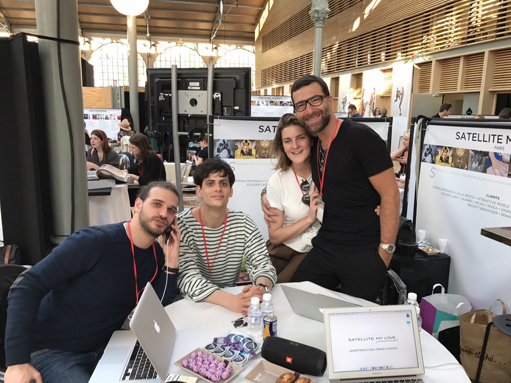 THE Joy from <a href="/JNProduction/">JN Production</a> is our neighbor at #lebookconnections &amp; we love it! #Paris #lebook #satellitemylove