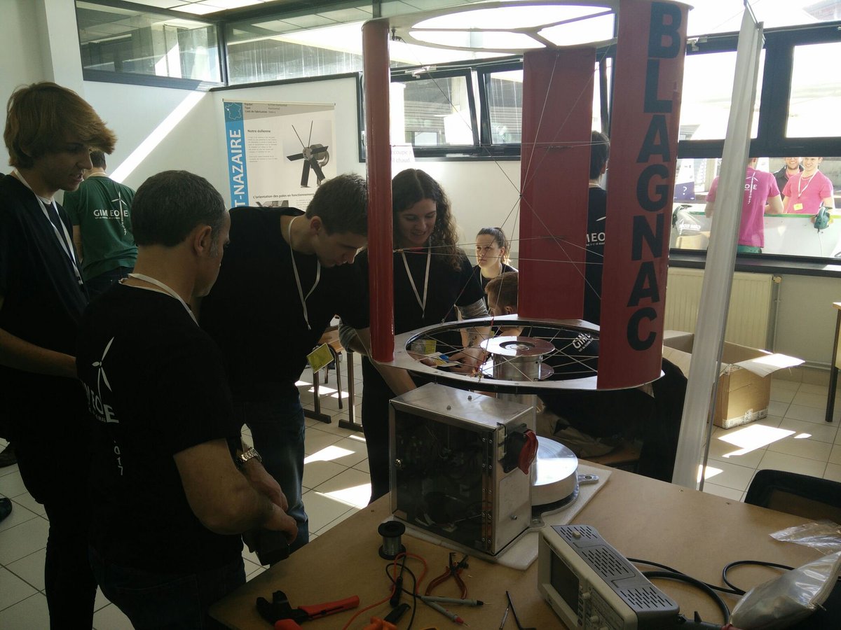 iutblagnac's tweet photo. L'éolienne pour le concours #GIMEole, 1200 joules sur 10 secondes, ça promet ! 😊 #iut #gim #arduino https://t.co/7bNtT4hrh5