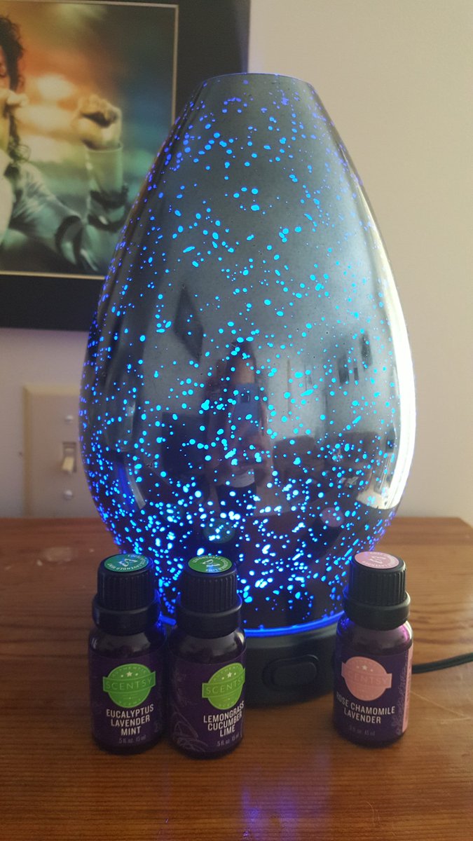 CorrinaNewell's tweet photo. Join the club #ilovescentsy #scentsy #diffuser ! #oils #safe and smells great ! Good to #relax #sleep #breath contact me for more details ! https://t.co/OlZ8v5L8HB