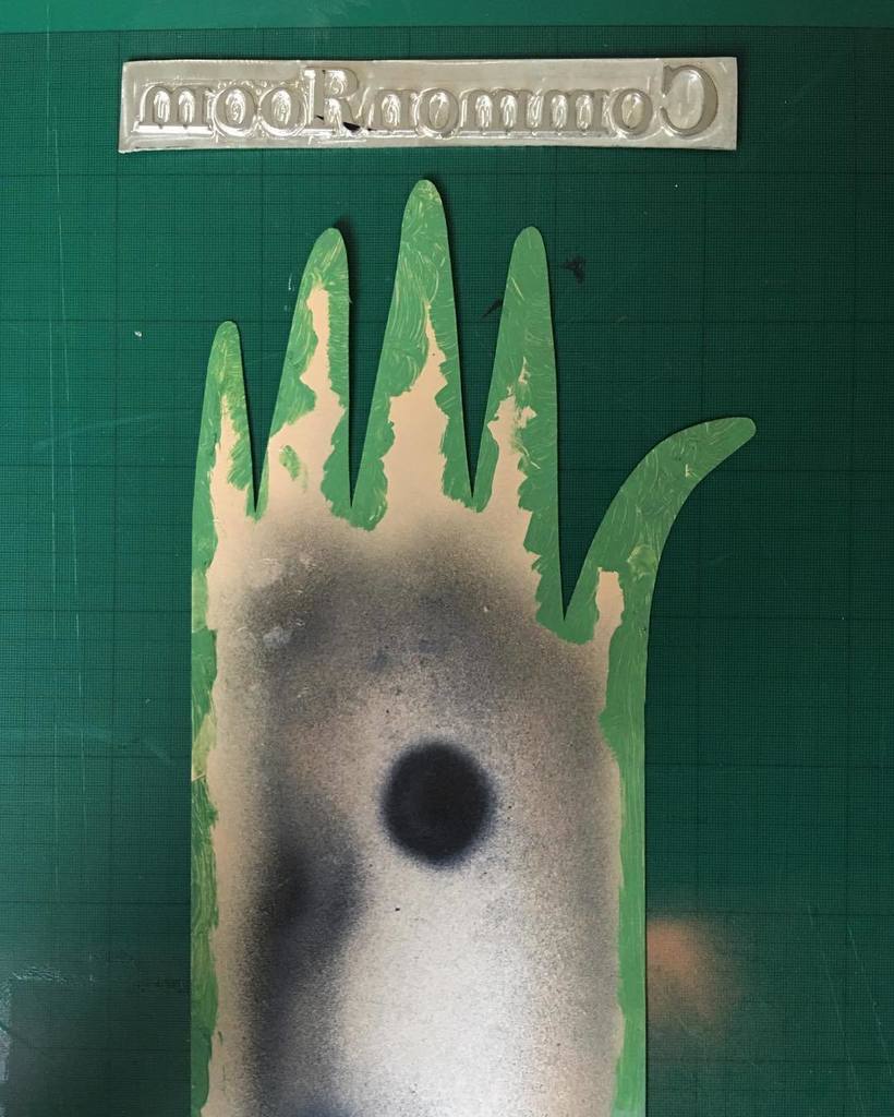 COMMONR00M's tweet photo. BACK TO FRONT ~ our foil block is back ready to use on new #samplebooks. #foilblock #bookm… https://t.co/1Xftuu572y https://t.co/Z9SAeNZTbb