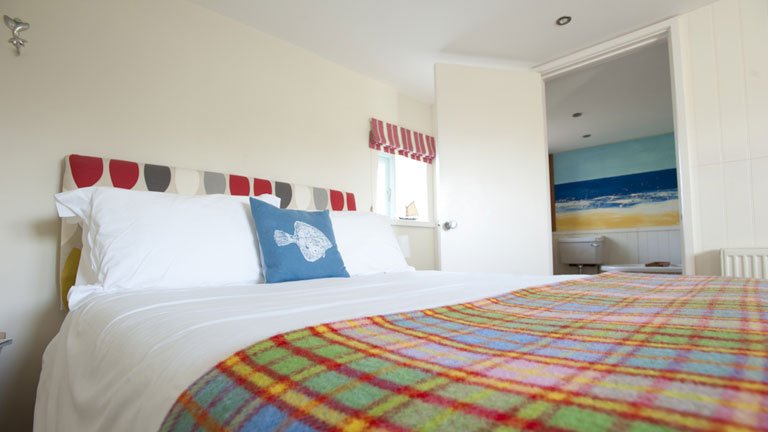 The Mill House in Polzeath sleeps 8 &amp; is a fab beachy retreat which is dog friendly too! goo.gl/SfIabG #dogfriendly #holiday #surf