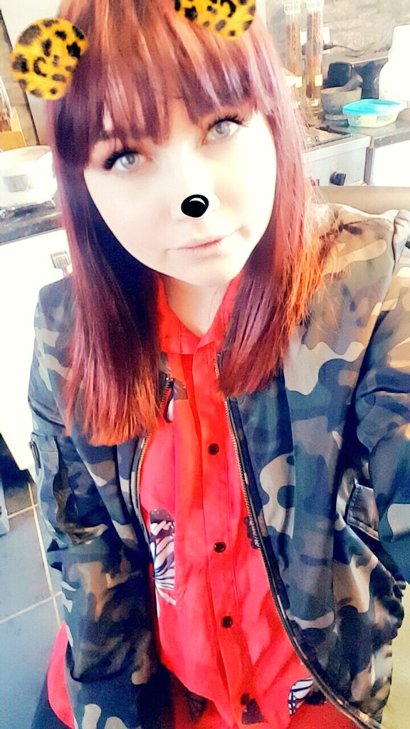 Miley_Rose21's tweet photo. When you have your hair cut sort!!! Omg!! I need hair extensions!!! https://t.co/8e9FeQCkDM