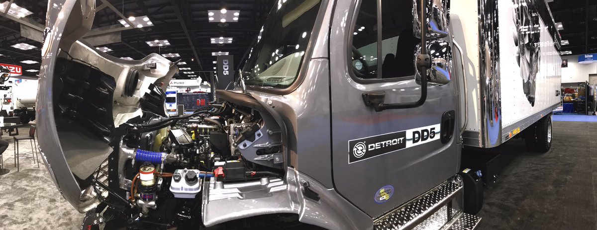 freightliner's tweet image. The @WorkTruckShow is getting a look at what it takes to be #DrivenByTheBest with the @DemandDetroit DD5-powered #M2106.