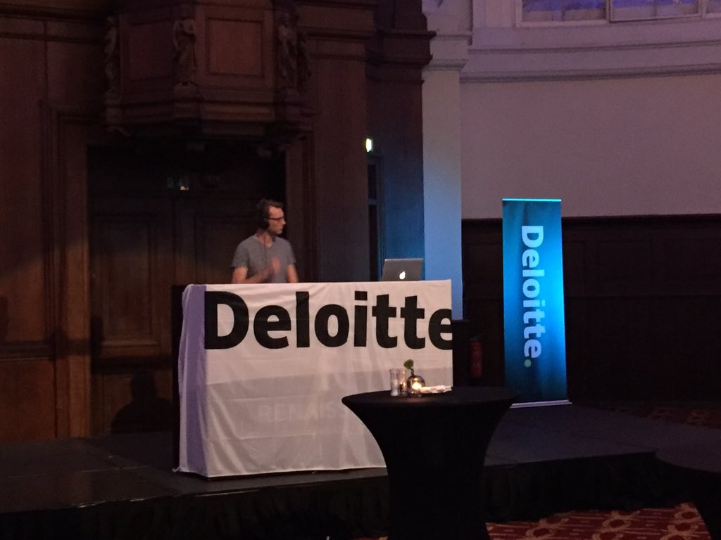 OraclePartnerDE's tweet photo. Enjoying the walking dinner at #Deloitte #AIMBootcamp2017 #AIMBootcamp17 Thank you @DeloitteNL great evening. https://t.co/qaQ6OGNT1E