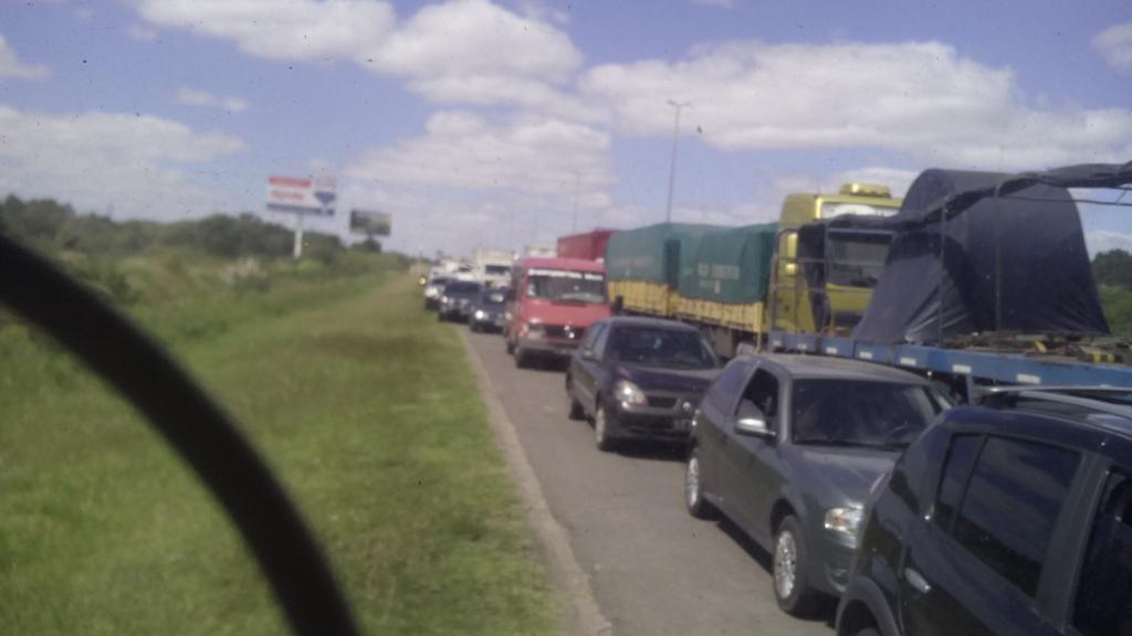 13.22 hs <a href="/AU_BA_SA/">AUBASA - Autopistas de Buenos Aires</a> mano a #CABA 
Todo parado 
<a href="/jotaleonetti/">Jota Leonetti | Transito 🚘</a> <a href="/ernestoarriaga/">Ernesto Arriaga</a> <a href="/TerminalLaPlata/">La Plata Terminal</a> <a href="/Costera195/">Costera 195 METROPOL</a> <a href="/Linea129PLAZA/">Linea129 PLAZA</a>