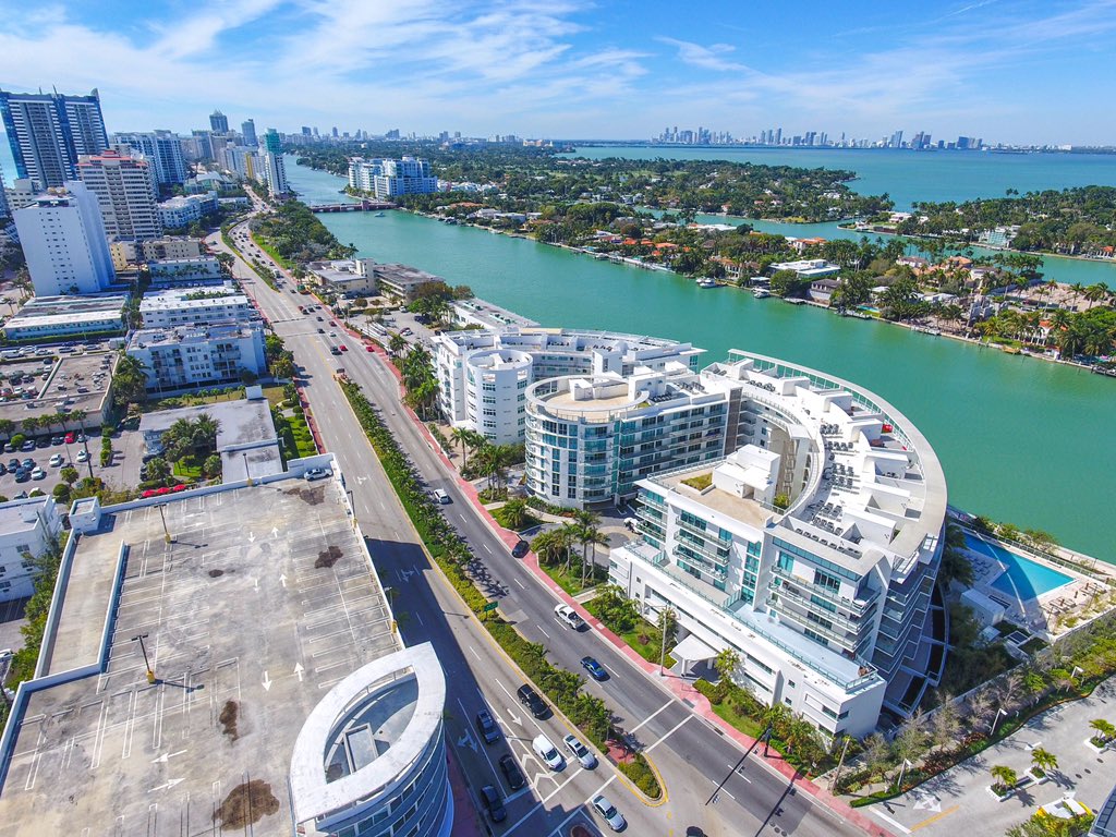 mia_drones's tweet photo. Miami Condo Lifestyle 🌊☀️ #peloromiamibeachcondo https://t.co/HYwBCwxsOh