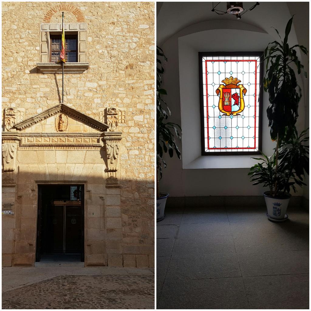 Esta tarde entrevista con Rosario Cordero. Ya os contaré.