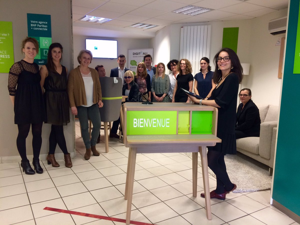 bea_chanetef's tweet image. #préférenceclient#bnpparibas agence#St Médard en Jalles. Des collaborateurs fiers de présenter leur agence réaménagée, + connectée#digital