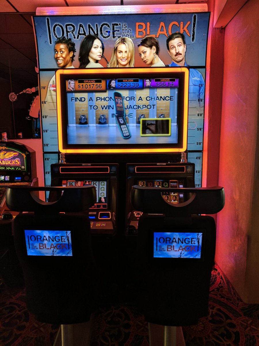 HotelNevada's tweet photo. #OrangeIsTheNewBlack fans come try out our new machine!!! https://t.co/rQ9lTpm4vp