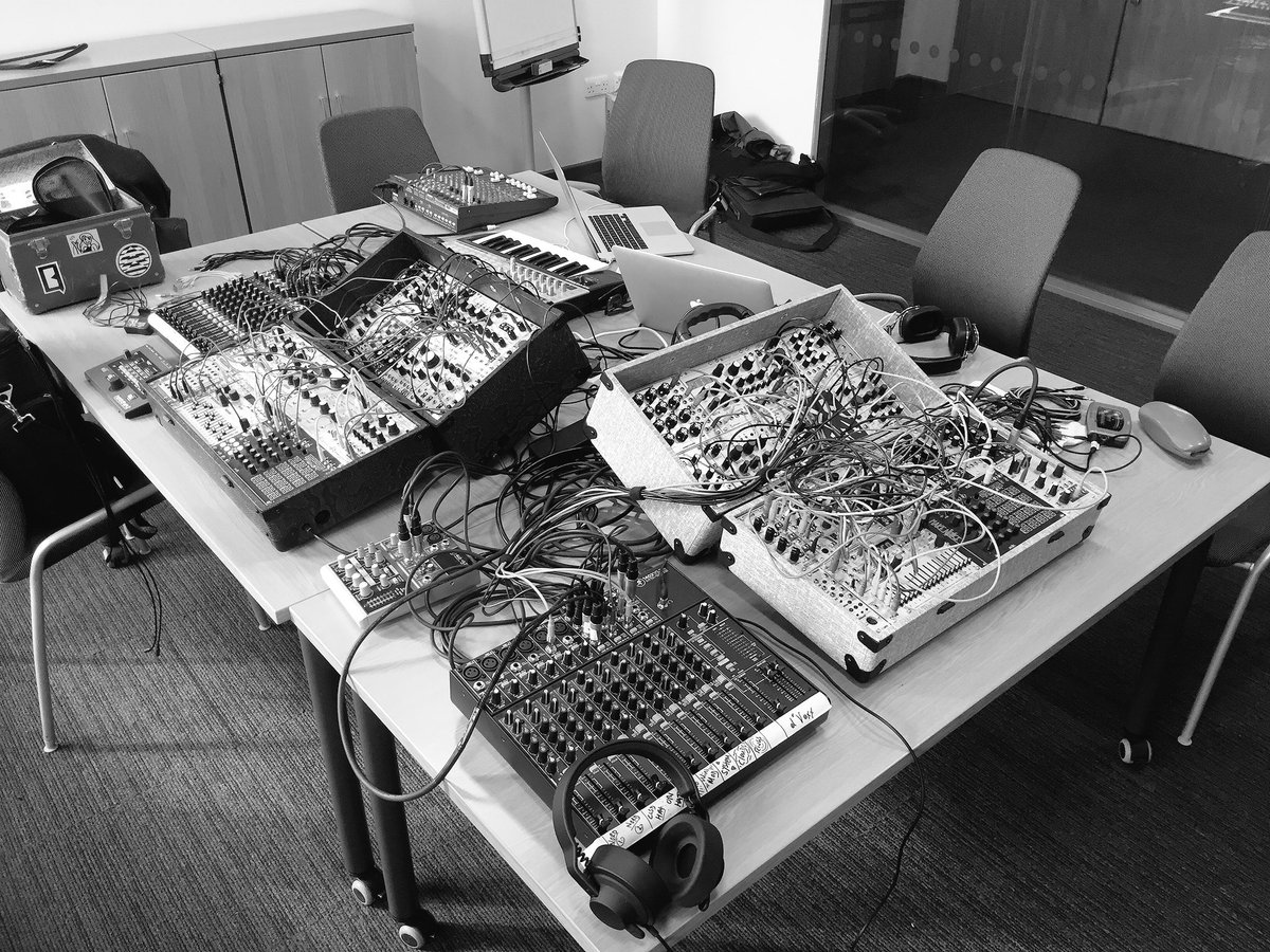 ColdWavesPrjkt's tweet photo. 87383 87383 Preparing for posting to Rome with @borglands @larrypwhelan #coldwaves #coldwar #STLouisCollege https://t.co/F7vggcK7fZ