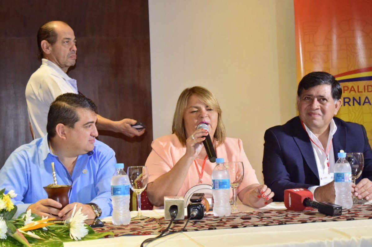 RFerreiro3's tweet photo. El día de hoy hemos sido anfitriones ante varios intendentes nacionales tratando FONACIDE.

Encarnación se sigue posicionando a nivel país. https://t.co/zJbmwTmGrG