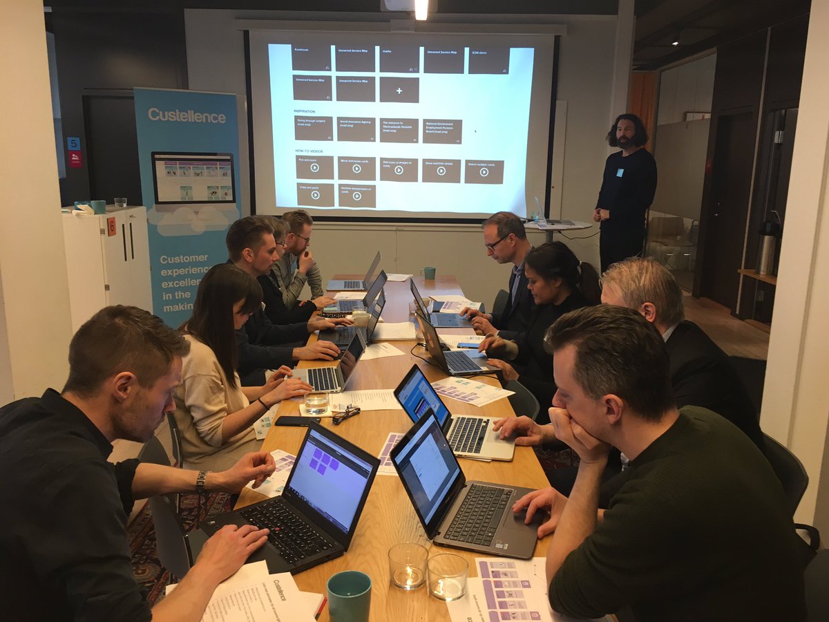 From our Custellence meet up today <a href="/TransformatorD/">Transformator Design</a>, great to see customer experience professionals sharing their knowledge #CustomerJourney