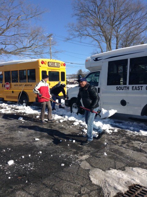 LMCMediaCenter's tweet photo. The staff @SouthEastConso wear many hats. Exec. Dir. Jerry, Couns. Jack &amp; Transp. Coord. Wispel remove snow from the SEC buses this a.m. https://t.co/oqgm9WDgkb