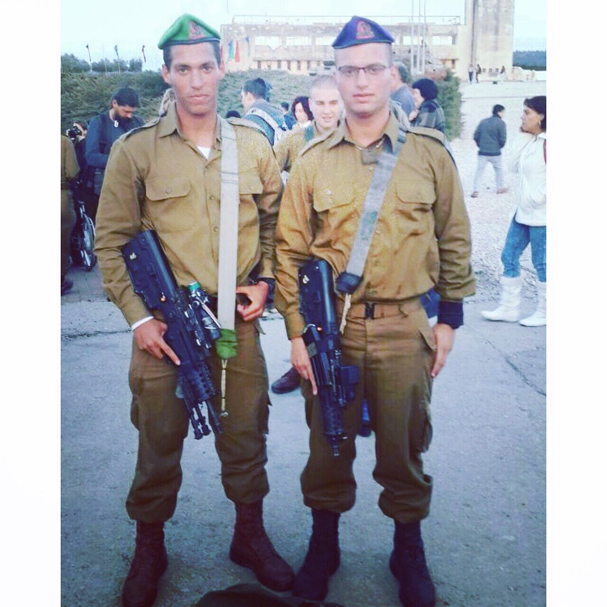 טום דזלובסקי tweet media