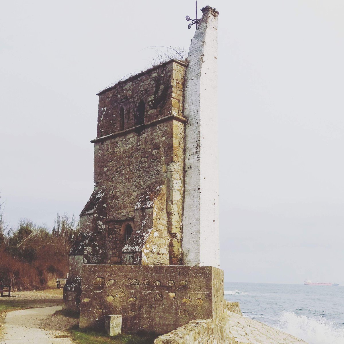 EVBaugh's tweet photo. 📯 A wild copy of #TemporaryShift has been reported as found here by a Mrs D Hippsley! St.Helens Old Church #Bembridge #IoW #RandomBookQuest https://t.co/l7N1ROkndw