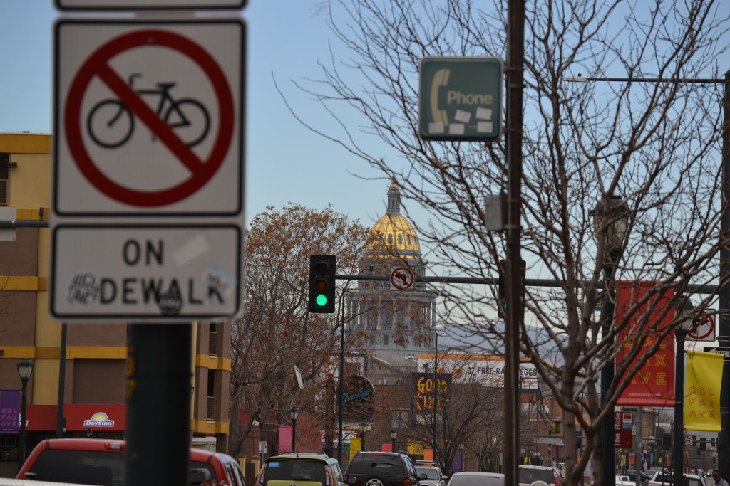 Driverless Cars: Will Colorado Legislators Put People or Profits First? denver.streetsblog.org/2017/03/16/dri…