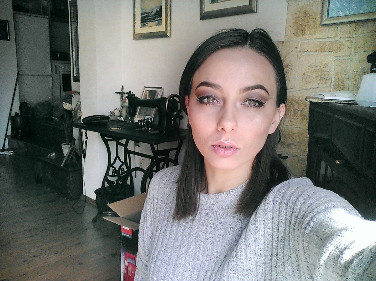 StartWithStyle's tweet photo. #motd when you are boring so you #experiment #bblogger #beauty https://t.co/FKAusi893q