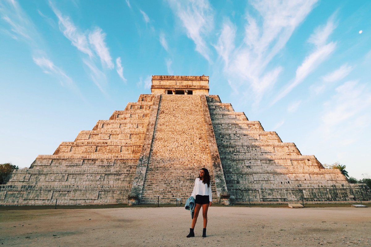 janette_aracely's tweet photo. Chichen Itza! One of the 7 wonders of the world 😍 #Mexico #ContikiBTS #SolSeeker https://t.co/6IqpoJgX3O