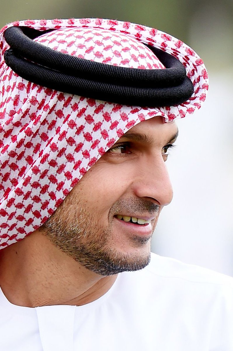 لاعب من ذهب ❤ هو آخر لاعبي الجيل الذهبي لنادي الشارقة والمدرب الحالي لفريق 21 

#عبدالعزيز_العنبري 
#ملك_الامارات