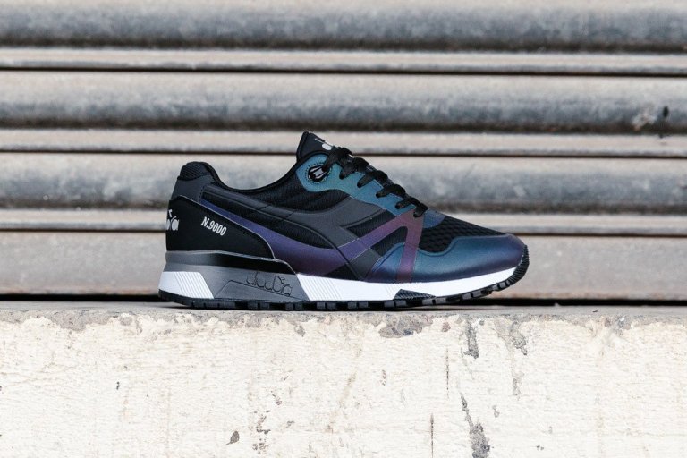 .<a href="/DiadoraUK_/">Diadora UK</a> has given their iconic model of the N9000 an iridescent makeover. Avail in-store at Forty Feet! #Glasgow #Diadora #N9000