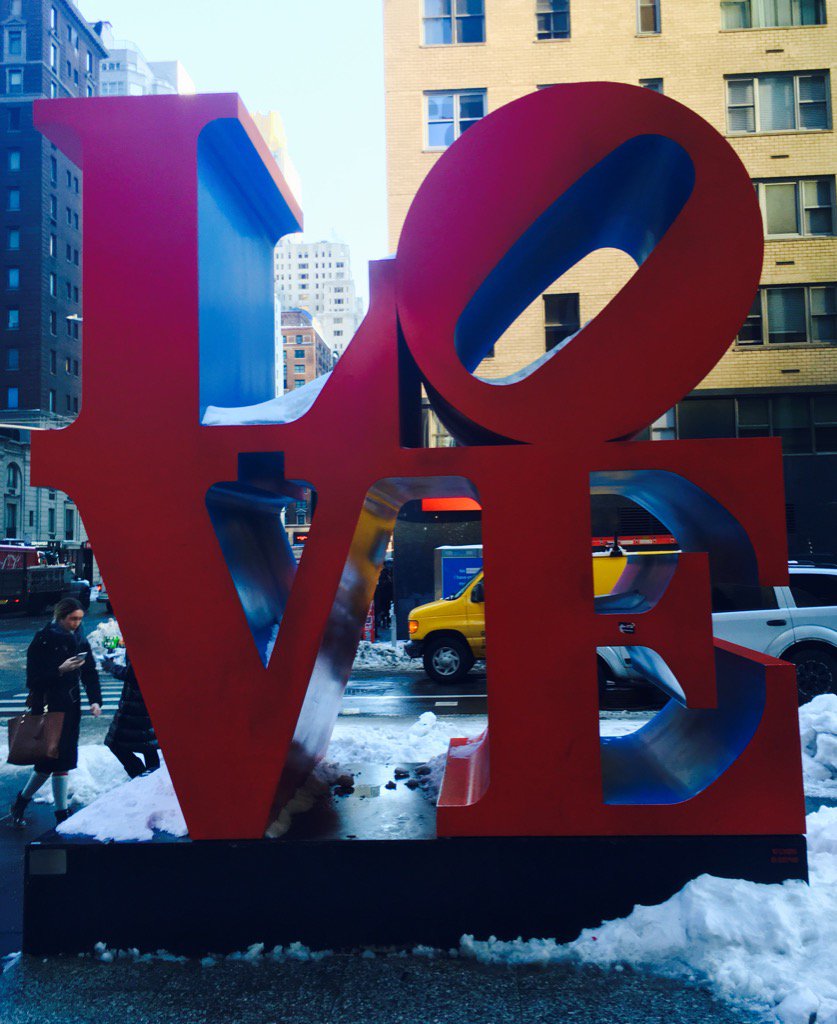 TweetsShine's tweet photo. I <3 NY even when it's icy cold #icynyc #love #nycny https://t.co/7GzskvmVfu