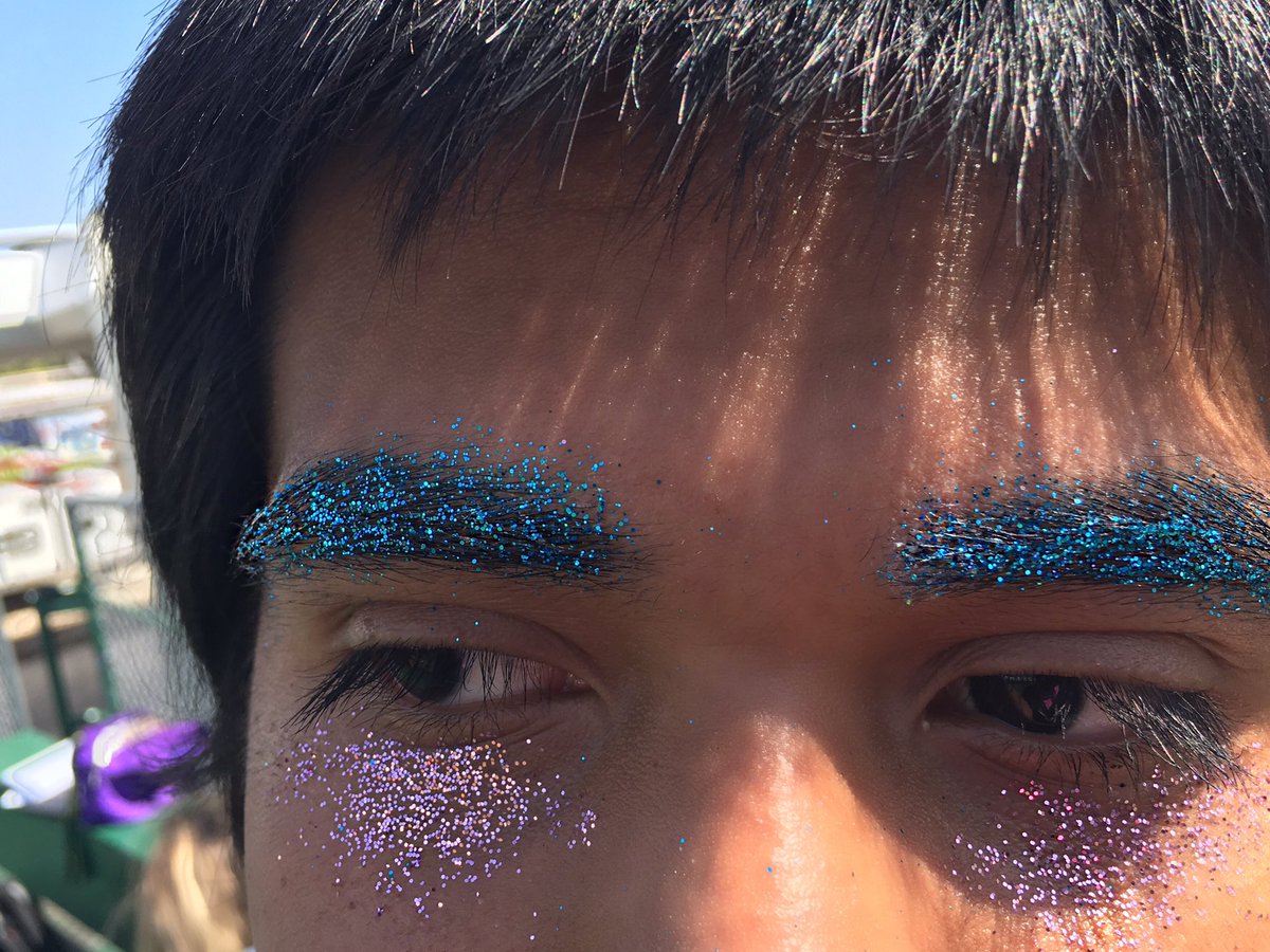 Novahigh2019's tweet photo. Its only 7th period and we already have amazing pride being showcased❤🏳️‍🌈 KEEP IT UP https://t.co/ctKjDEFfR9
