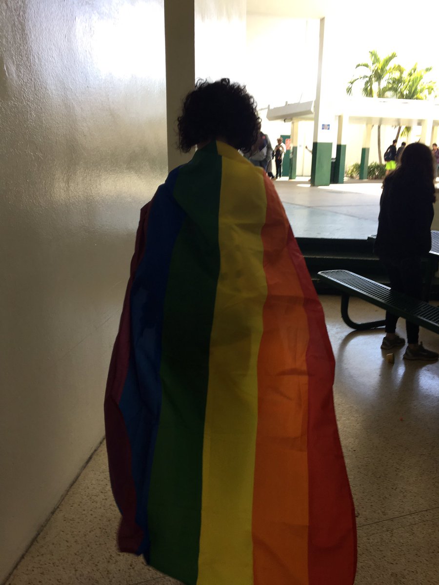 Novahigh2019's tweet photo. Its only 7th period and we already have amazing pride being showcased❤🏳️‍🌈 KEEP IT UP https://t.co/ctKjDEFfR9
