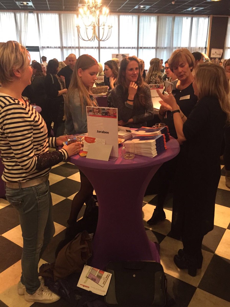 JarabeeTwente's tweet photo. Waardevolle gesprekken bij het zorgplein #samen14 #ontmoeten. Tot 19u bij @Theaterhotel Almelo https://t.co/SfLUu4y9Jh