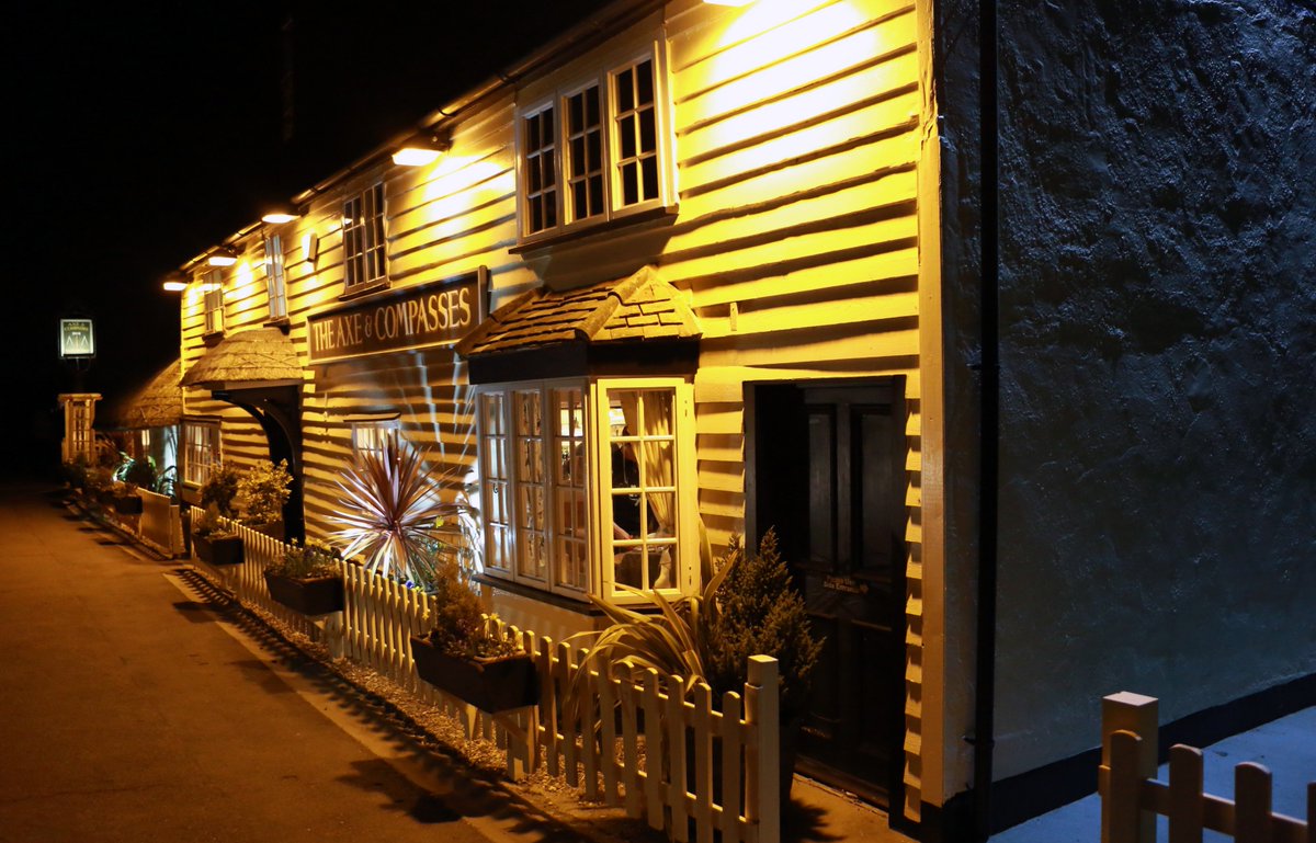 amattsadler's tweet photo. The @axeandcompasses looking great last night after the massive renovation opens 17.03.17  #aythorperoding #dunmow #greatdunmow #Chelmsford https://t.co/Yf3ZrgGQtK