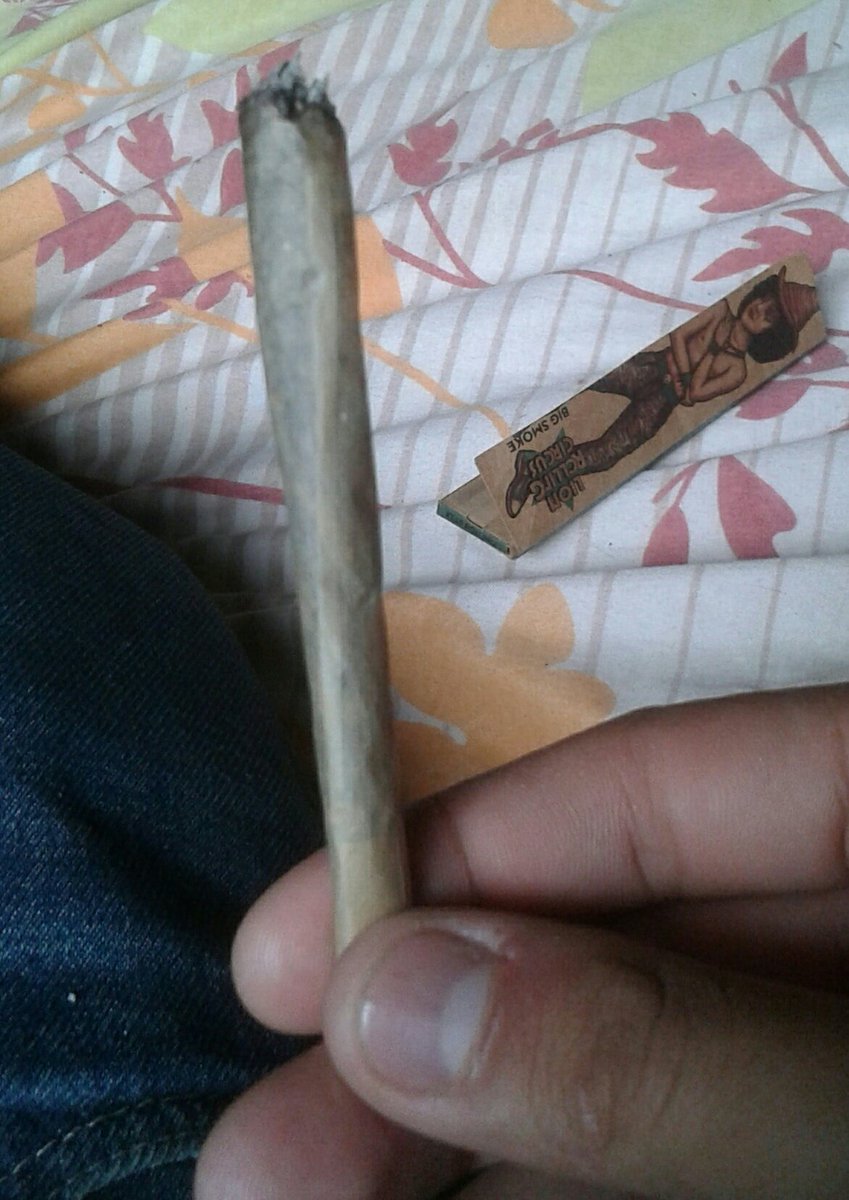 Armandolillo1's tweet photo. 🍁💨💨😑 https://t.co/5nuYWCodeV