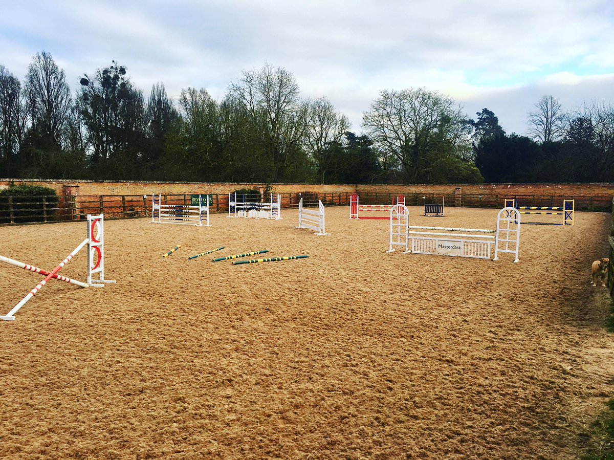 CasewickStud's tweet image. The new sj course is up &amp;amp; ready to be jumped. Inc corner, water tray, related distances &amp;amp; pole work. Ready to hire or book a lesson.