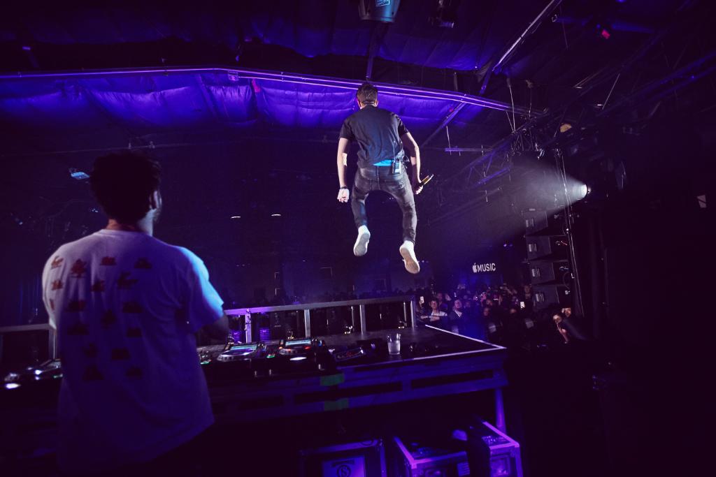 AppleMusic's tweet photo. Epic night. Amazing show. Thank you @thechainsmokers ❤️ https://t.co/fh1MupiVpe