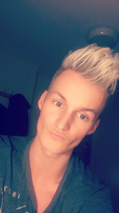 I just wanna be a Ken doll ?? https://t.co/LKgTVsEjOz