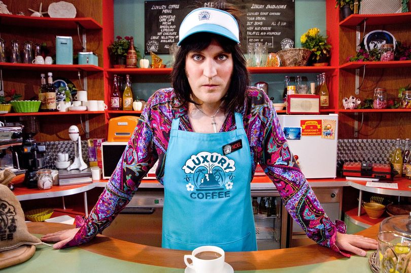 Independent's tweet photo. Noel Fielding to co-host Great British Bake Off on Channel 4 https://t.co/3s8RnlWfst https://t.co/fGXY6wEnq7