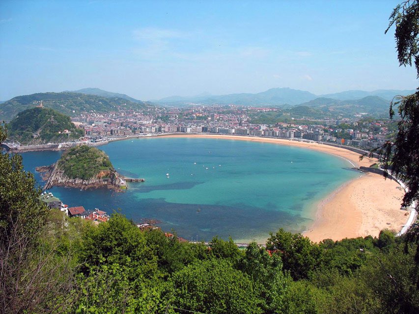 FdeMazieres's tweet photo. Projet de jumelage avec @Versailles : accueil chaleureux de #SanSebastian capitale européenne de la culture en 2016 https://t.co/unLYDKCKm2