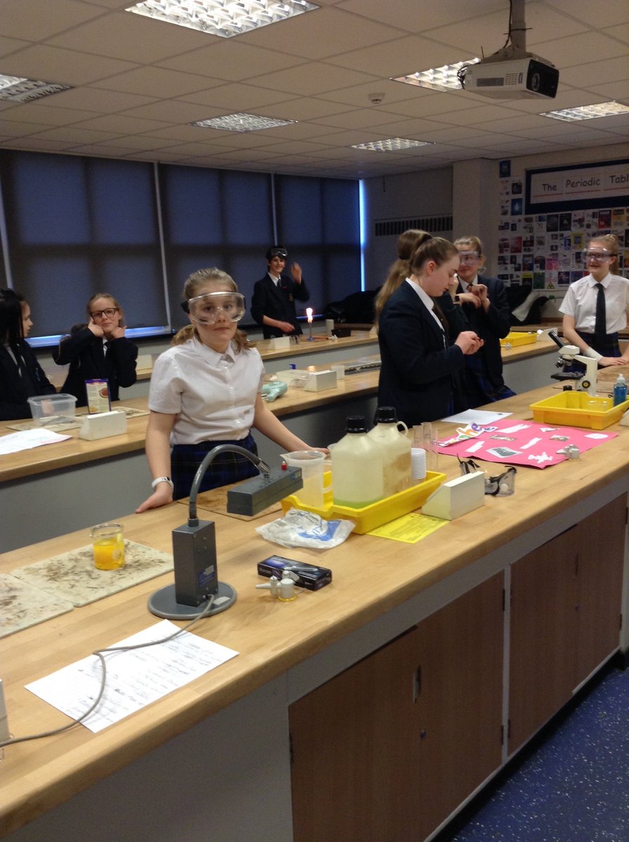 smchsscience's tweet photo. Thanks to all students involved in our science ambassadors and students who got involved and showed off there demos! #DemoDay17 @StMarysCHS https://t.co/dZOgUAzhMR