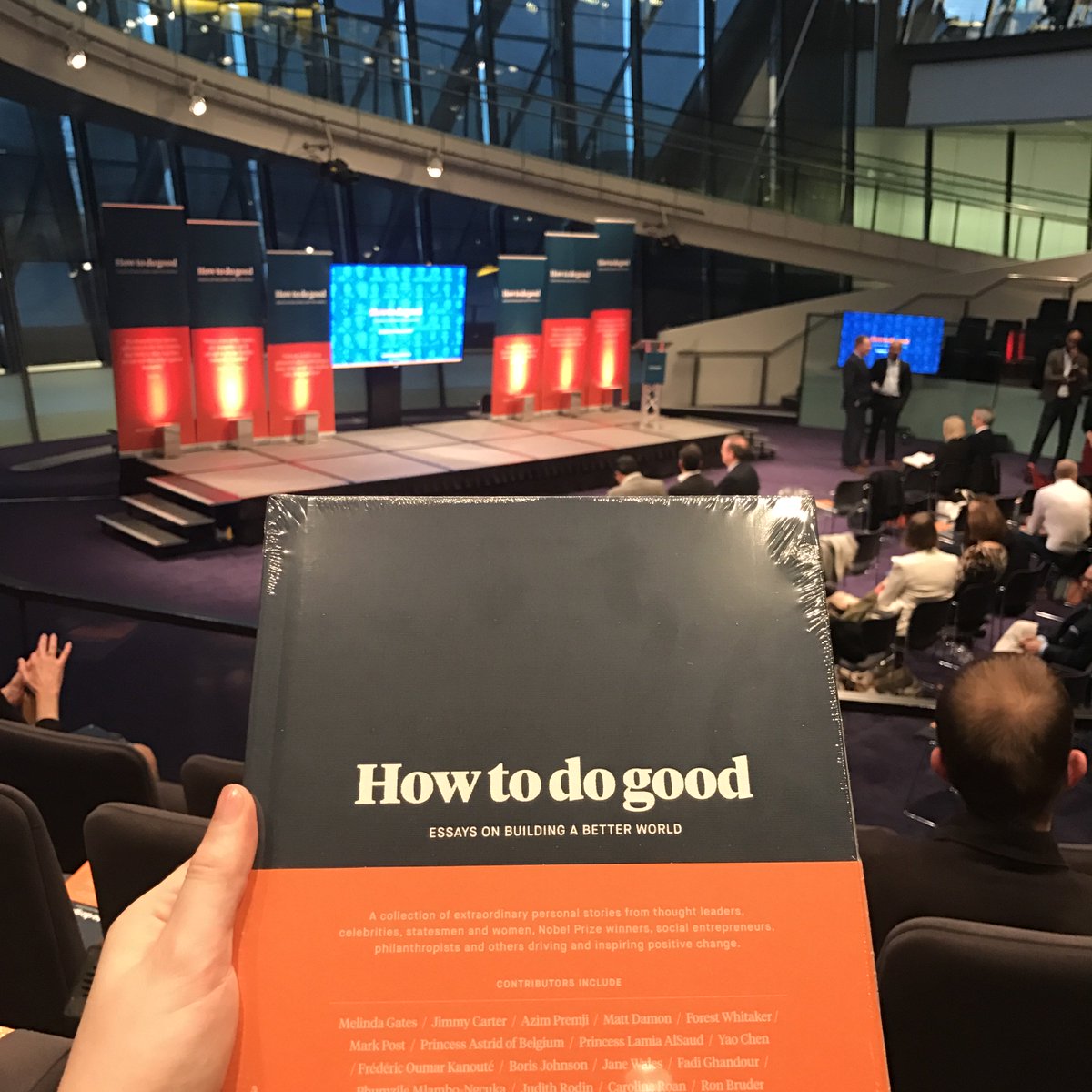 IG_Advisors's tweet photo. At City Hall this evening for @howtodogood event. Lot of awesome guests and speakers, and @PhilanthropyAge's #howtodogood book of essays! https://t.co/MjsgecpT76