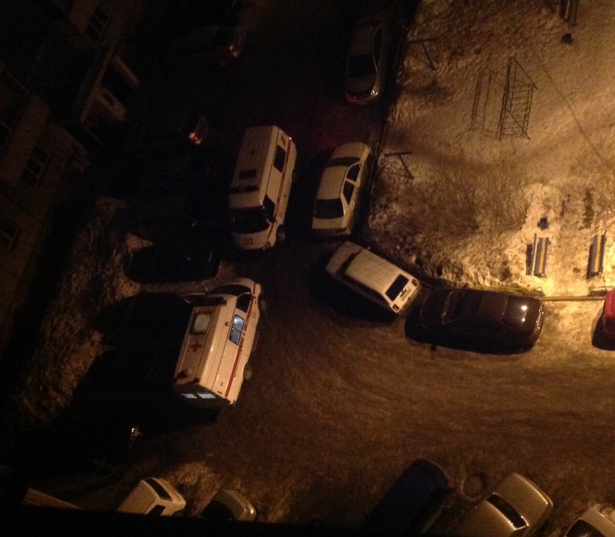 EdwardEncode's tweet image. Когда повзрослел, посмотрел Универ: Новая Общага и решил переехать на ул. Комбайностроителей