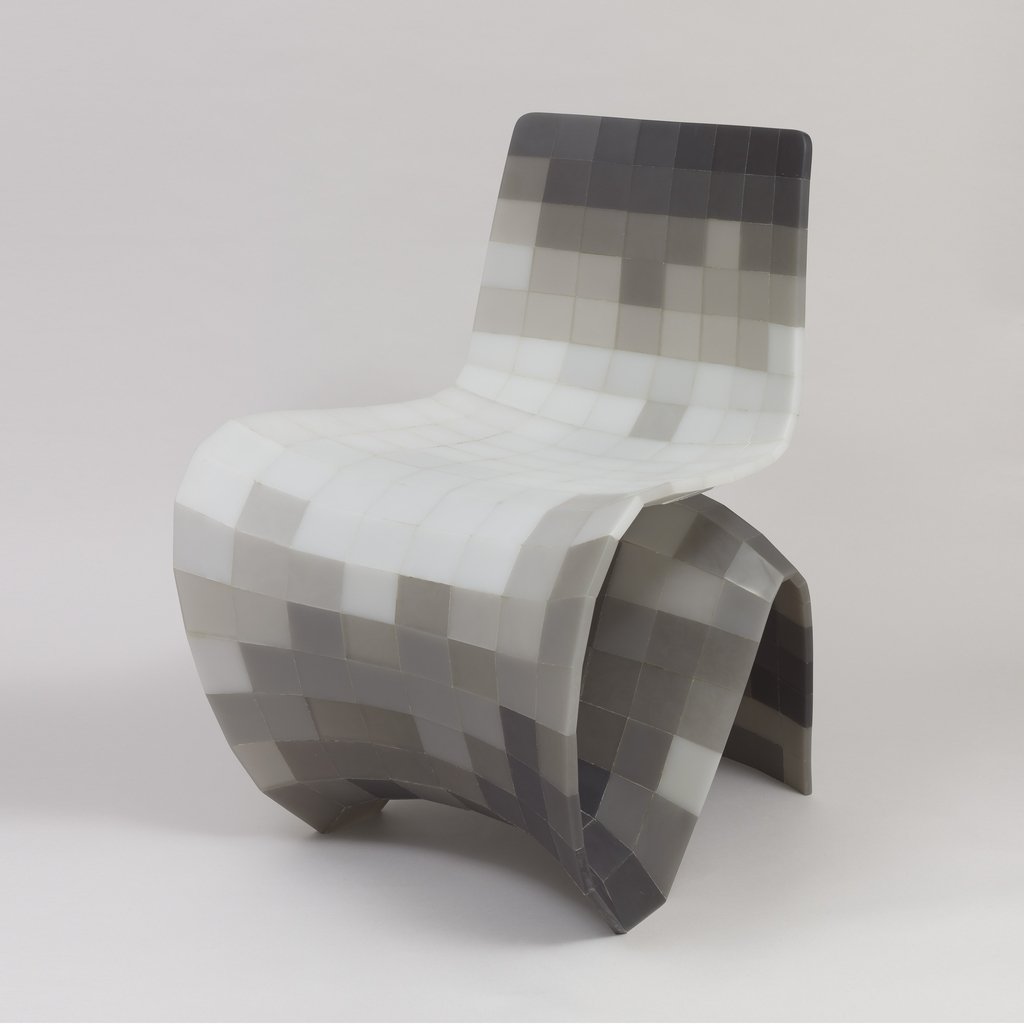 cooperhewitt's tweet image. The Pixel Chair by #JorisLaarman is made of 300 individual CNC-milled resin pieces. #ObjectsofWonder cprhw.tt/o/75k3x/