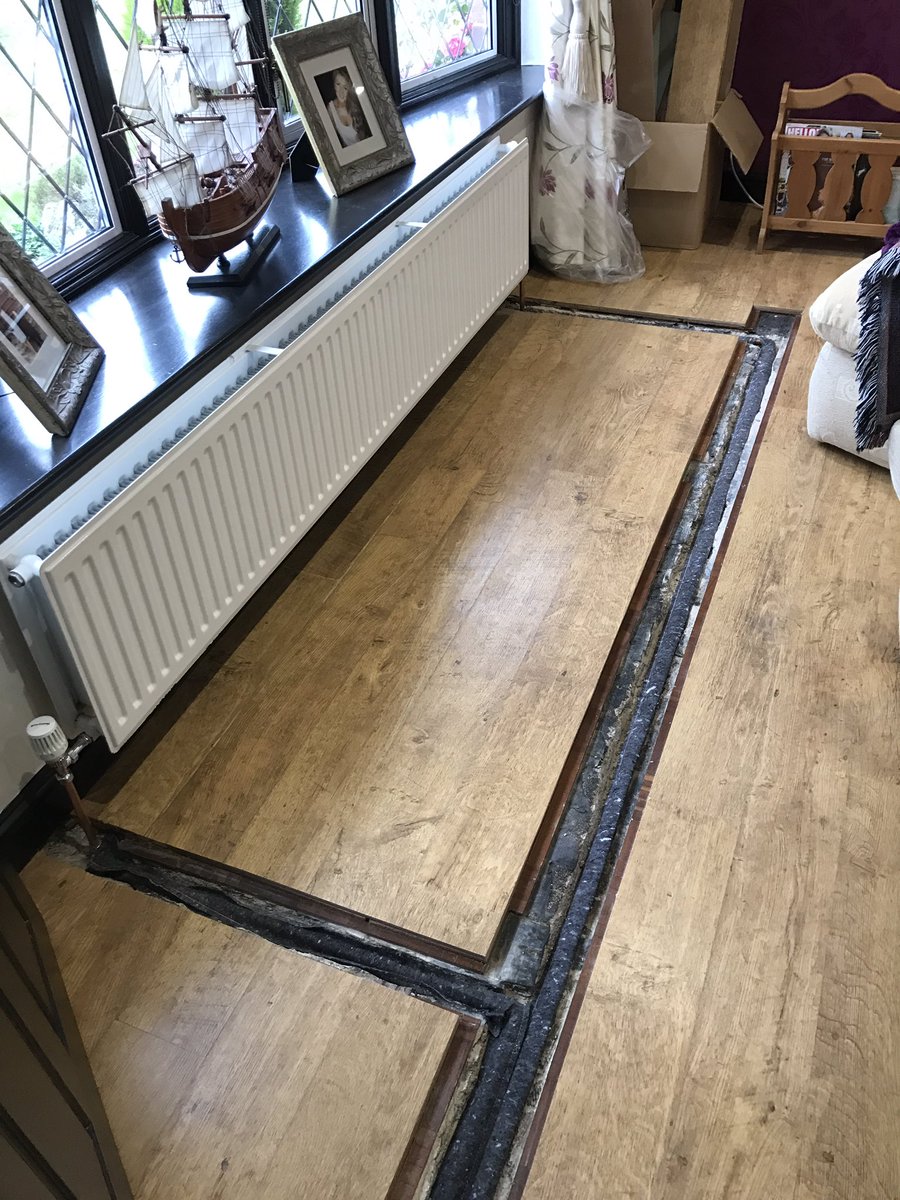 jrbheating's tweet photo. Full installation completed replacing an old 1 pipe system and installing a @vaillantuk 825 👍 with help from @NicolHeating https://t.co/FqeT1qsEwj