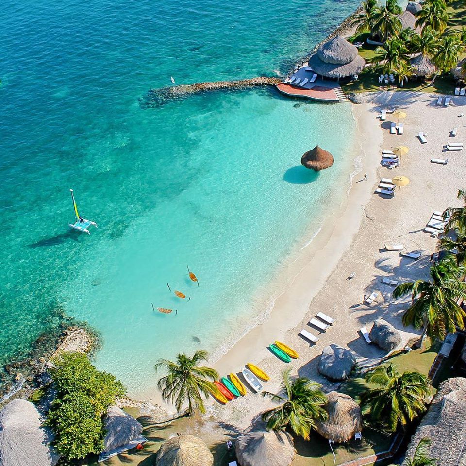 destinosin's tweet image. Today's Daily Escape is from Isla Múcura, #Colombia 
instagram.com/destinosin 
#Travel #DestinosIn @destinosin @bebobianchi