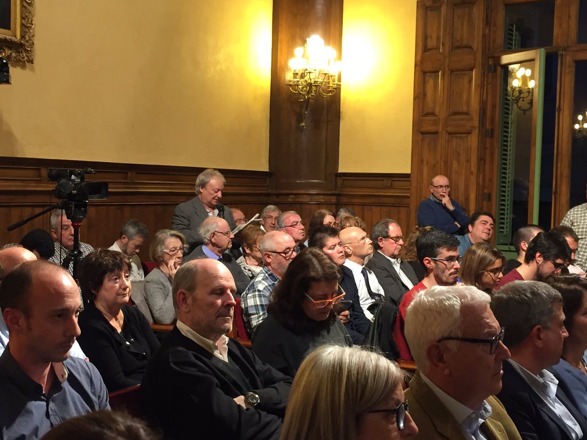 Bcn_SSTG's tweet photo. El veïnat de #SantGervasi i #CanRectoret parla de temes de convivència, mobilitat i xarxa de suministres #PleSSTG https://t.co/lEGyeBvq5B